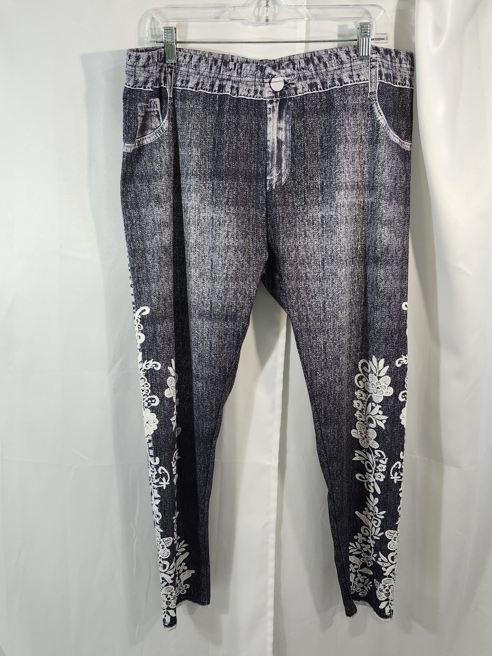 Women's Black Washed Floral-Print Leggings